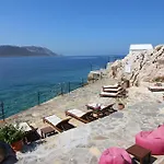 Hadrian Hotel