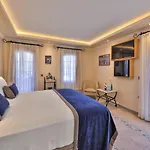 Hadrian Hotel 2*