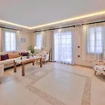 Hadrian Hotel